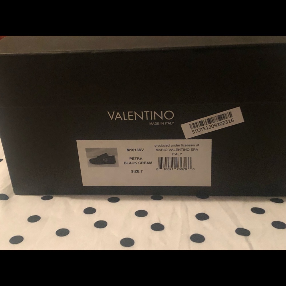 Valentino Petra Sneakers - Picture 7 of 8